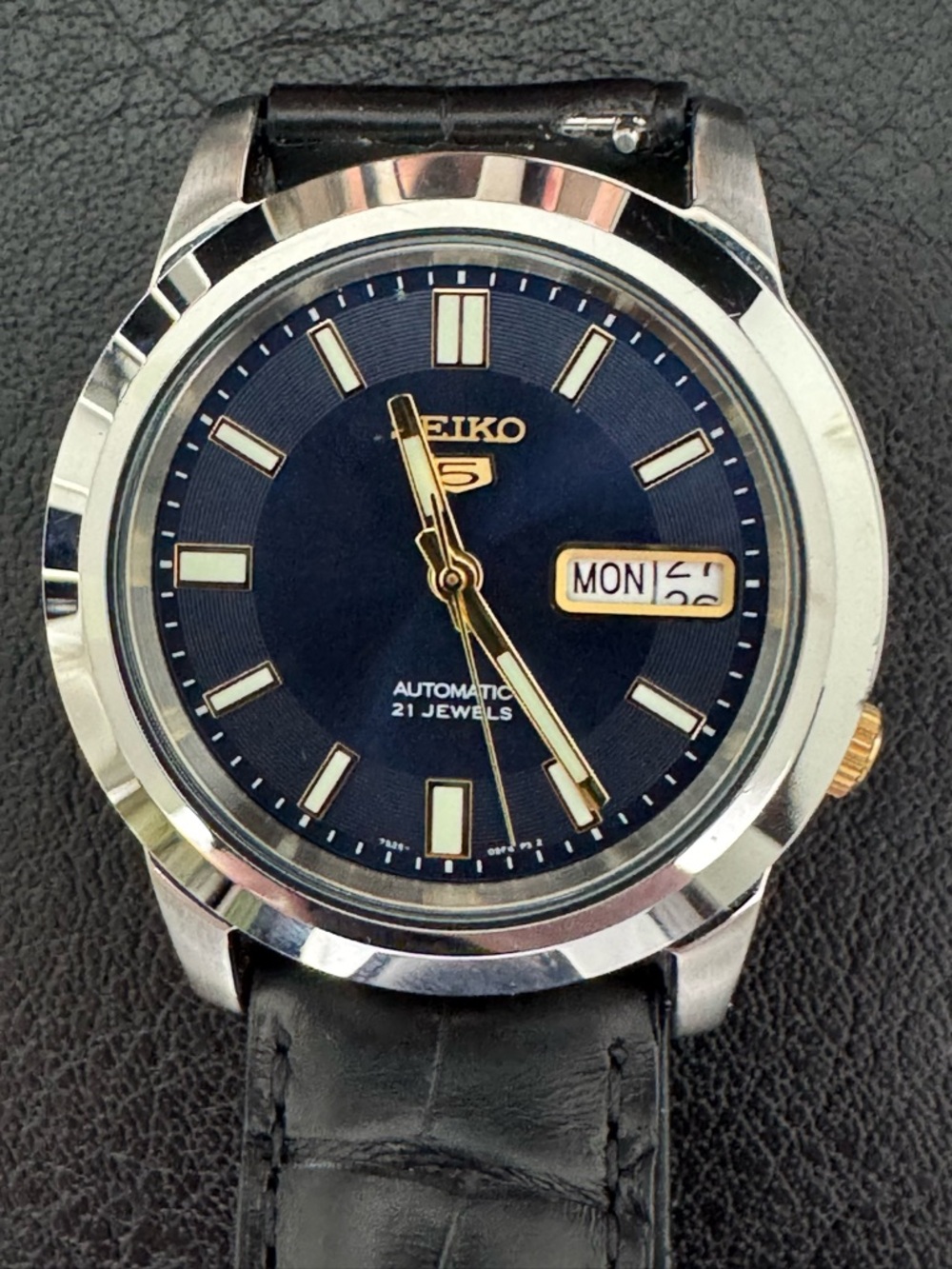 Seiko 5 men’s watch, 21 jewels automatic winding. 7s26-02wo